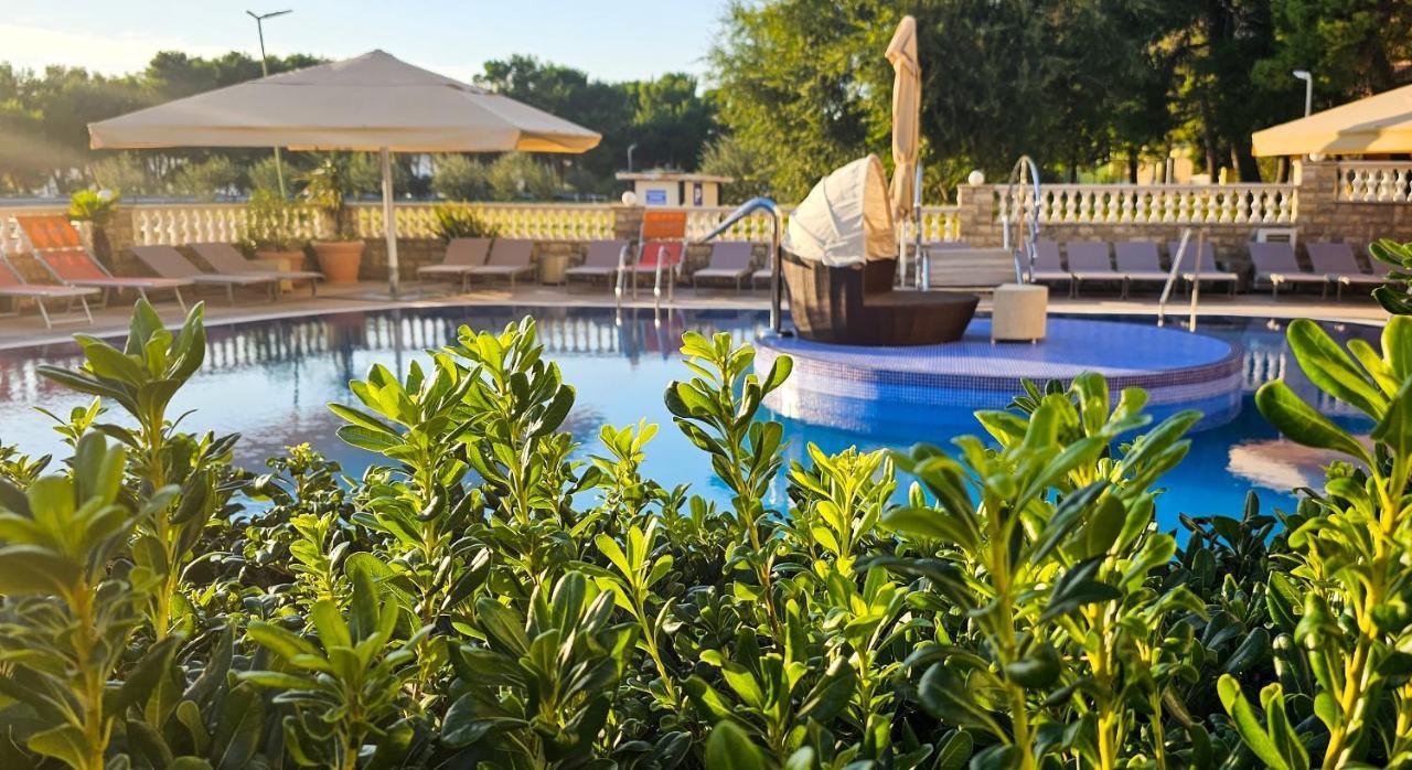 Hotel Miramare Vodice Eksteriør billede