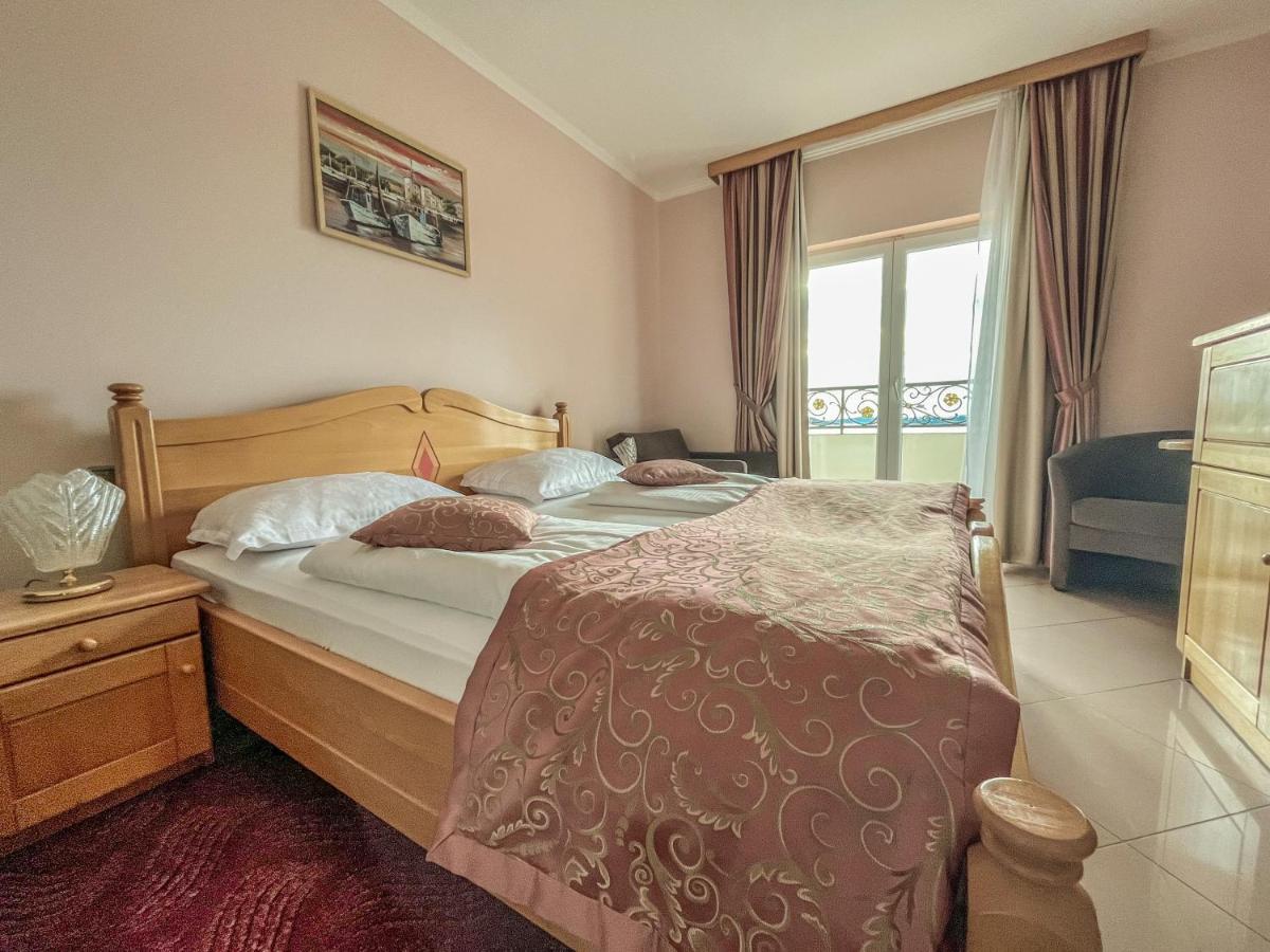 Hotel Miramare Vodice Eksteriør billede