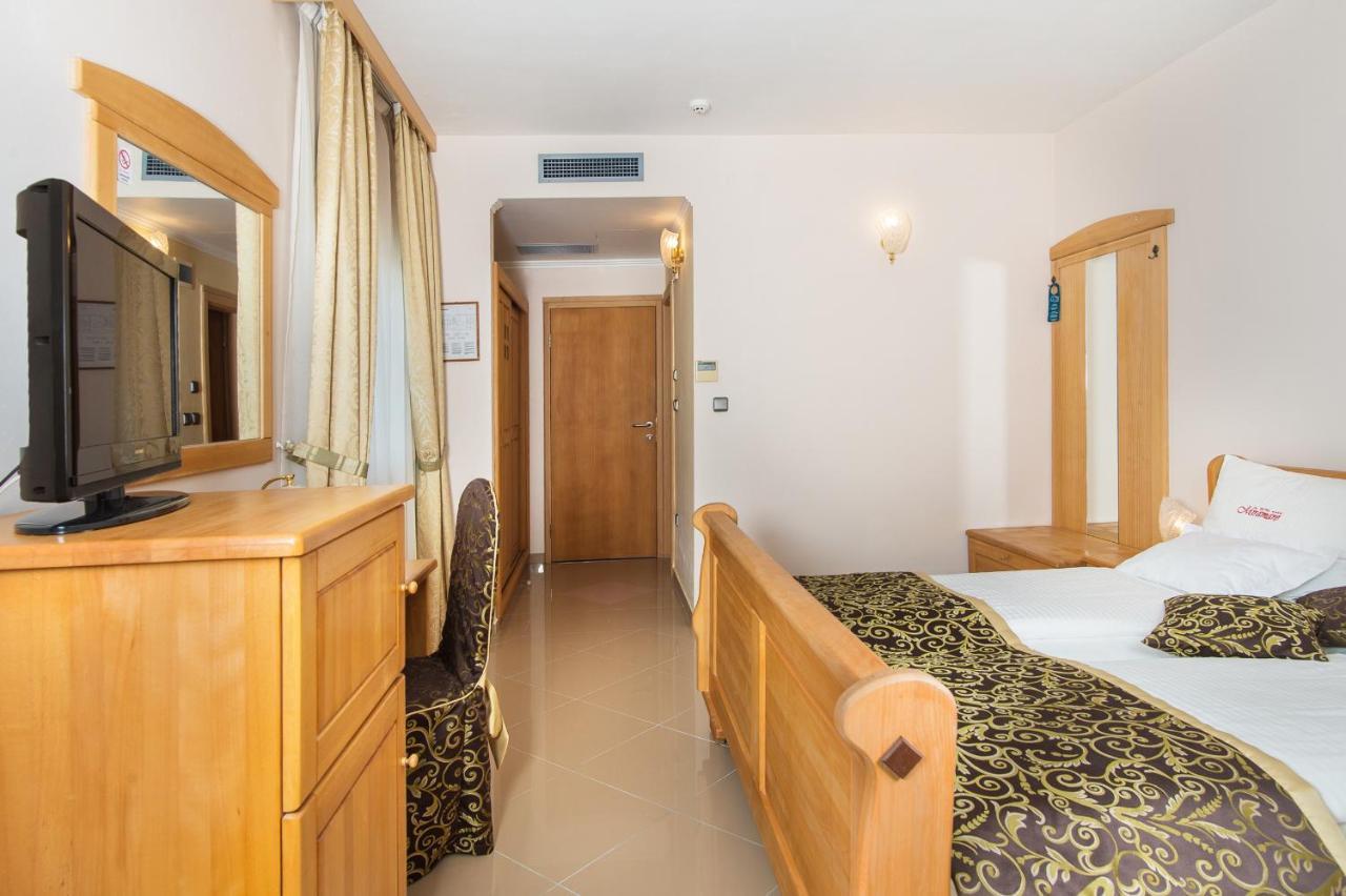 Hotel Miramare Vodice Eksteriør billede