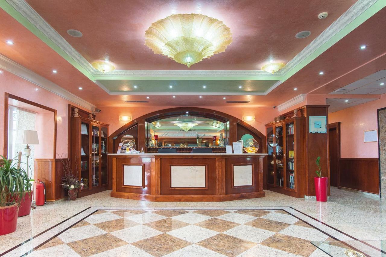 Hotel Miramare Vodice Eksteriør billede